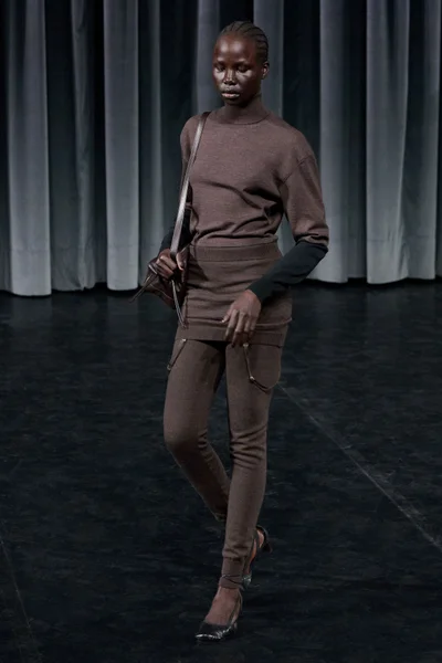 Look 8